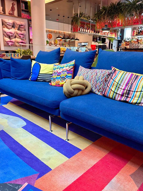 bold-colors-hotel-design-blue-sofa-citizenm