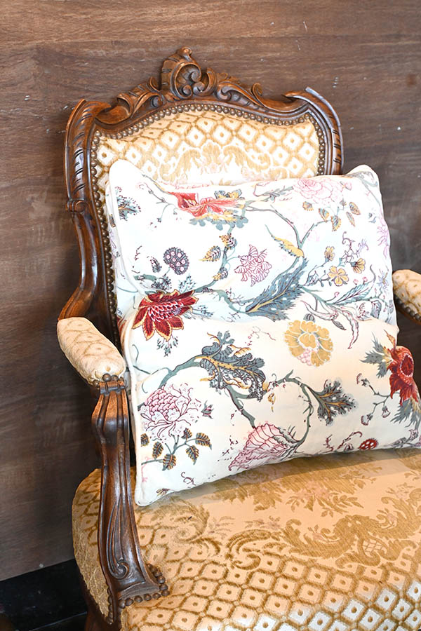 Decorative-High-End-Pillow