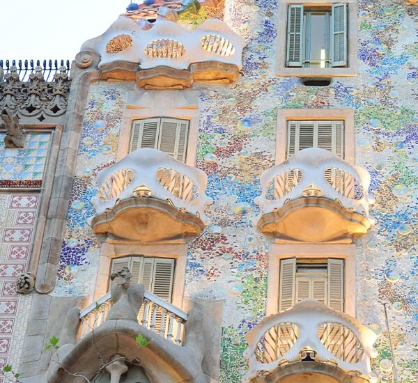 architecture-gaudi-barcelona-logo