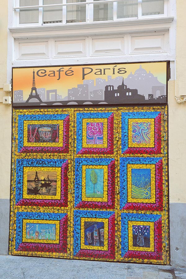 cafe-paris-in-Valencia-Spain