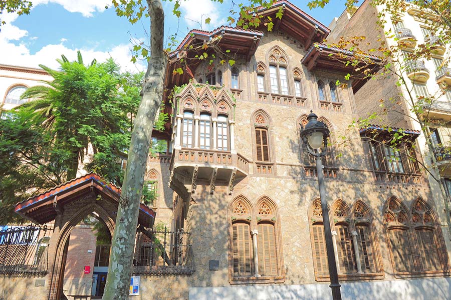 casa-golferichs-neo-gothic-house-barcelona-spain-architecture