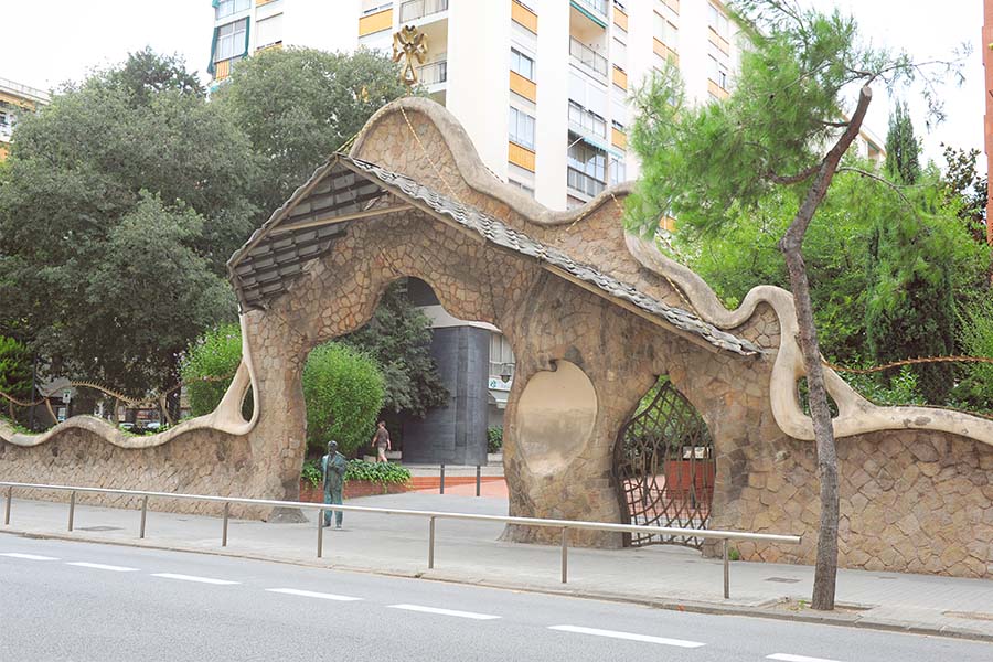 finca-miralles-de-gaudi-paseo-de-manuel-girona