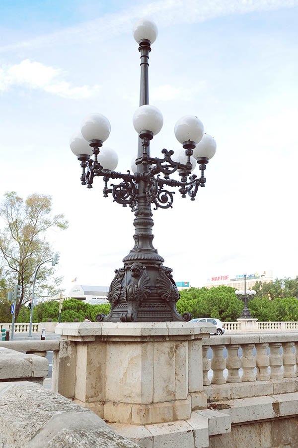 iron-street-lamp-valencia