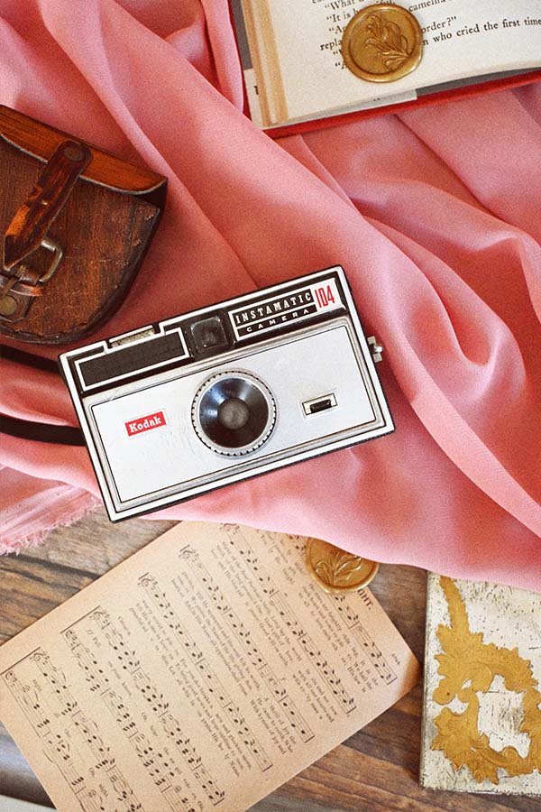 vintage-1960s-kodak-instamatic-104-camera