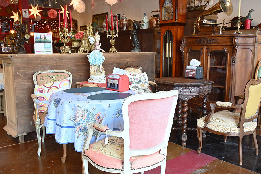 vintage-style-coffee-shop-in atlanta