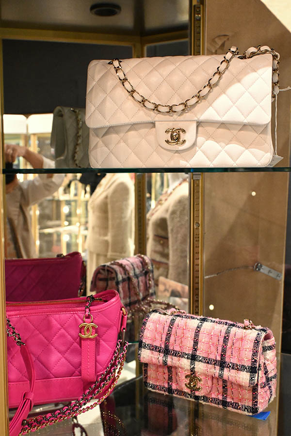 large-white-quilted-leather-classic-flap-bag-coco-chanel