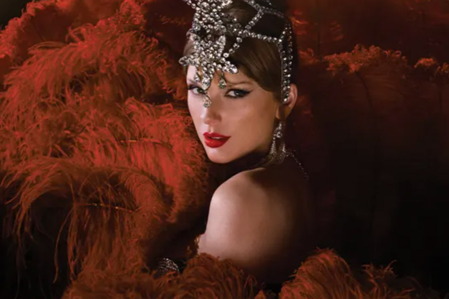 life-of-a-showgirl-taylor-swift-visual-aesthtics