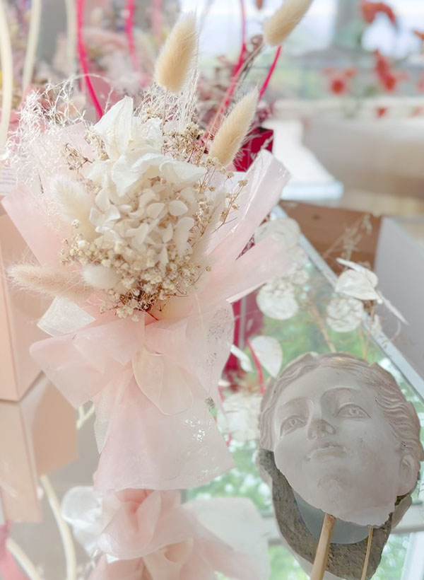 pastel-silk-flower-arrangement