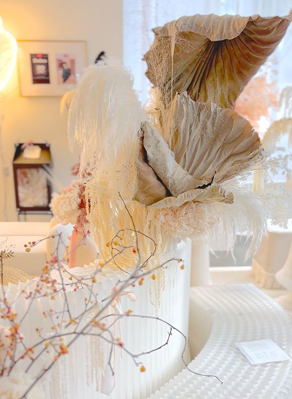 silk-flower-sculpture
