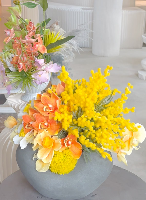 yellow-bouquest-of-dried-flowers