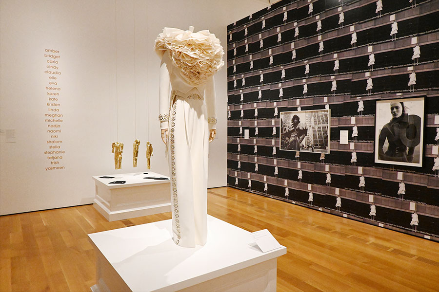 haute-coutur-fashion-exhibition