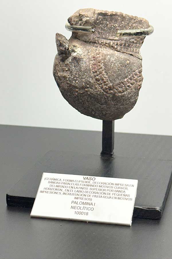 ellipsoid-ceramic-vessel-with-impressed-decoration-from-Palomina-I-dating-to-the-Neolithic-period