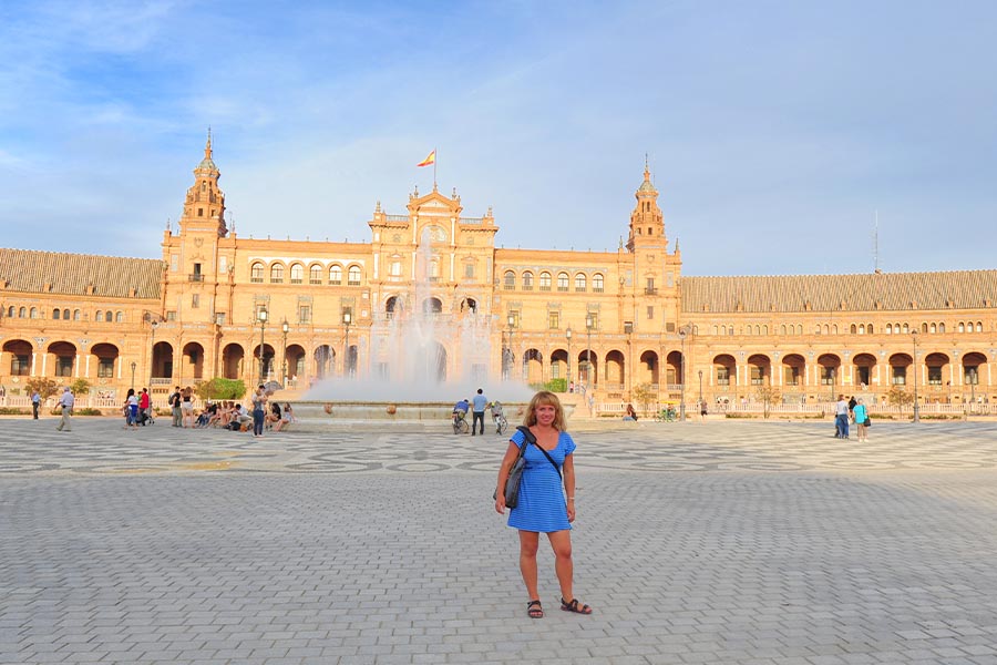 sevilla-spain-solo-trip-woman