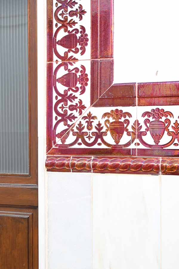 wall-framed-with-red-tiles-estepona-spain