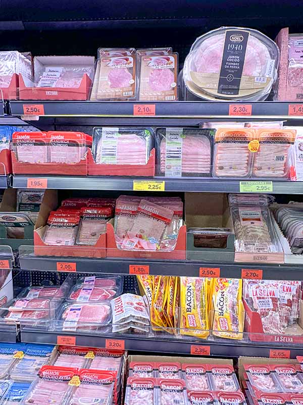 assorted-deli-meats-and-ham-packs
