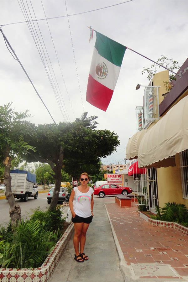 living-in-cancun-mexico-woman-solo