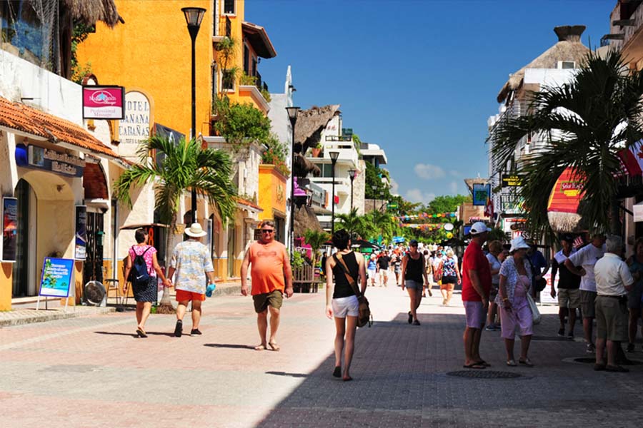 streets-cancun-mexico