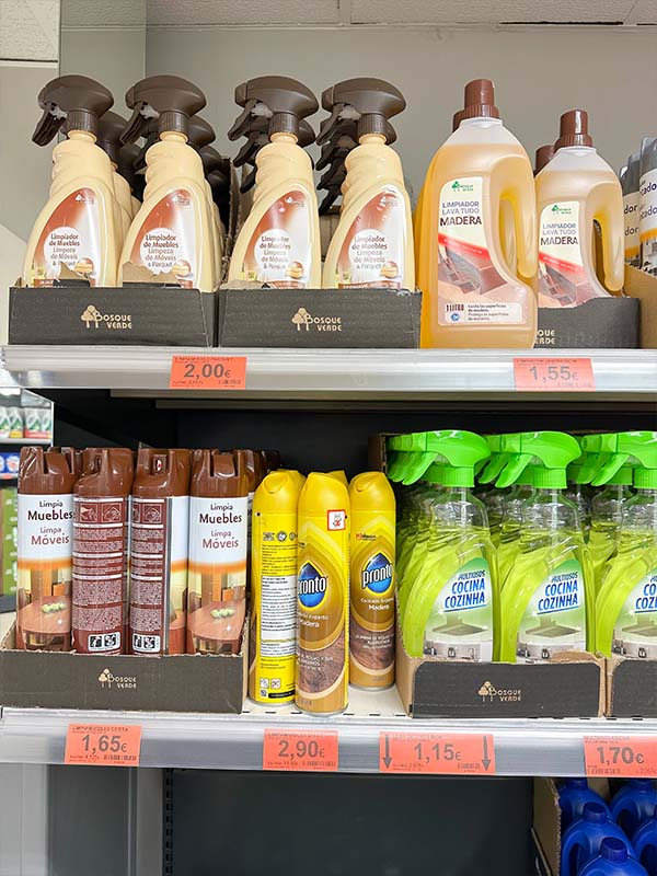 supermarket-shelves-stocked-with-cleaning-supplies