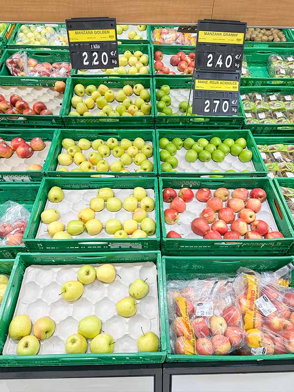 various-types-of-apples-in-spain-food-price