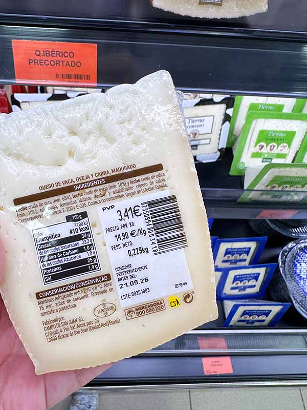 wedge-of-iberico-cheese-showing-nutrition