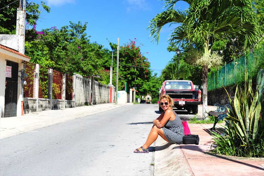 woman-traveling-solo-in-mexico
