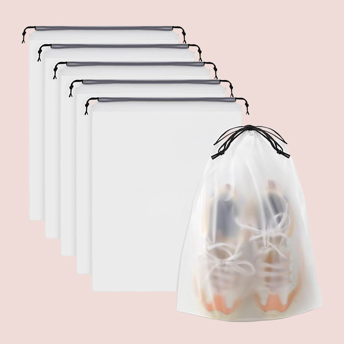 bag-shooes-travelling-essentials