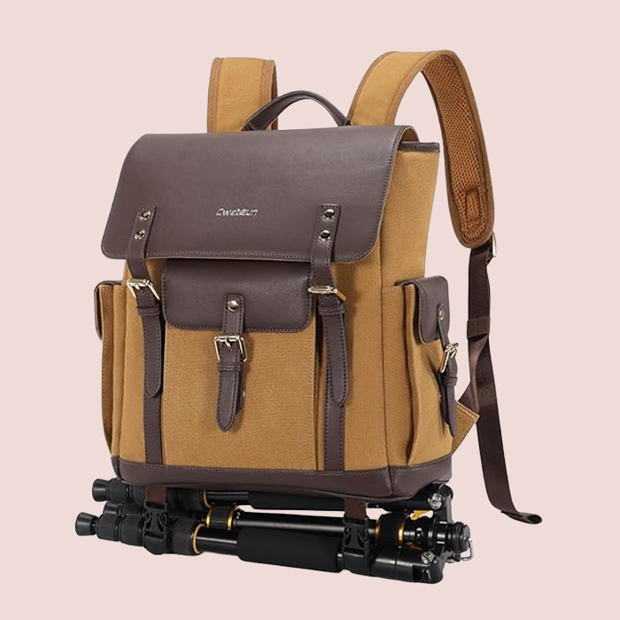 travel-essential-photo-camera-backpack