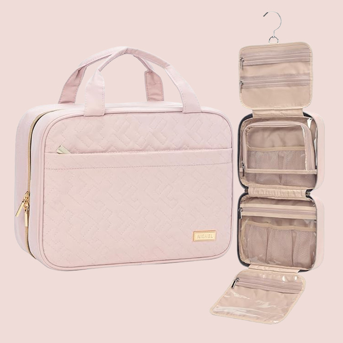 travel-essntials-cosmetics-bag