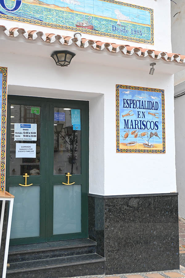 mariscos-tapas-bar-marbella-spain
