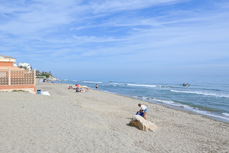 playa-las-canas-marbella-spain