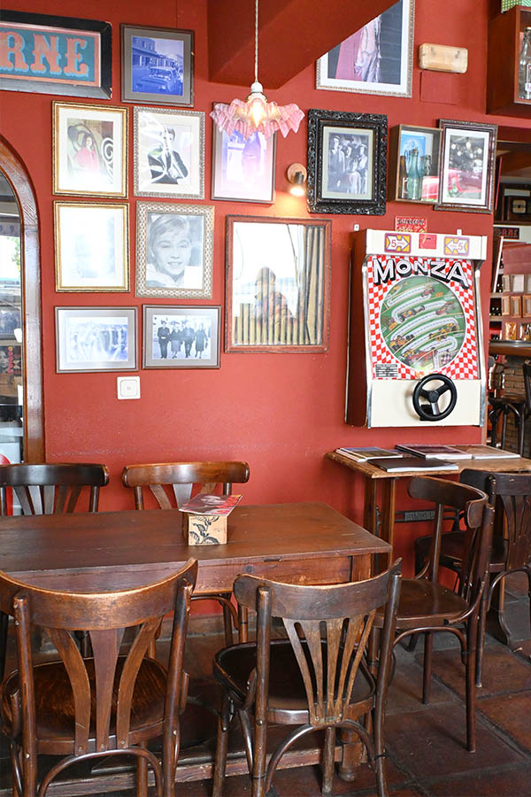 tables-in-tapas-bar-marbella