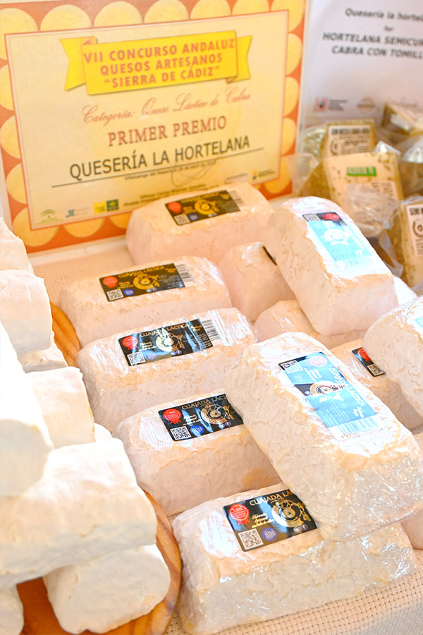 award-winning-spanish-cheese-blocks-displayed-at-the-cheese-market-in-coin-spain
