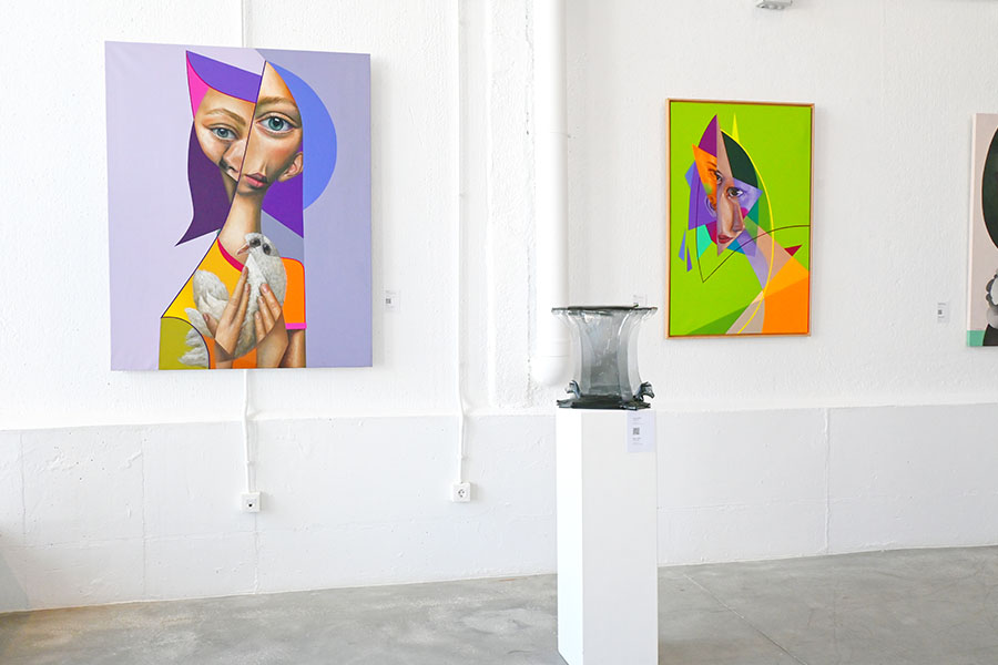 art-gallery-marbella-paintings-on-wall