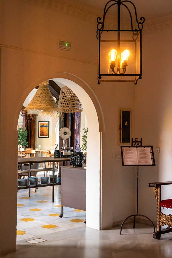 beautiful-archway-view-into-a-bright-dining-room-at-hotel-castillo-de-monda-spain