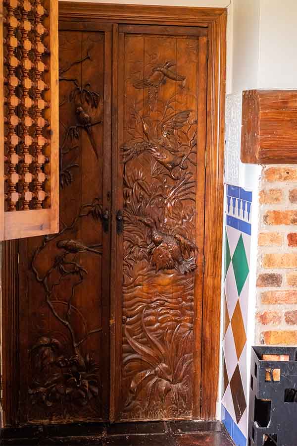 door-decor-desing-hotel