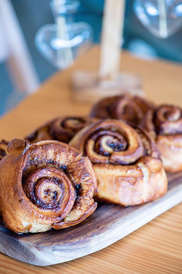 best-cinnamon-rolls-coffee-shop-torremolinos-spain