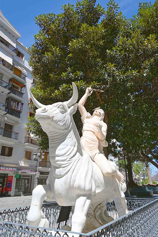 bull-monuments-torremolinos