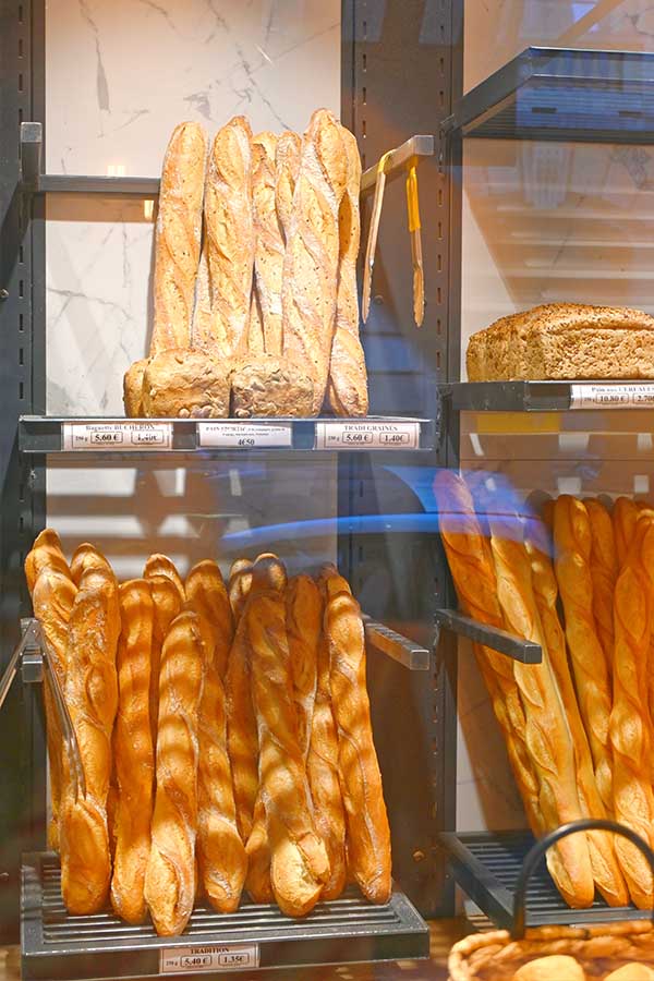 fresh-baugette-paris-france