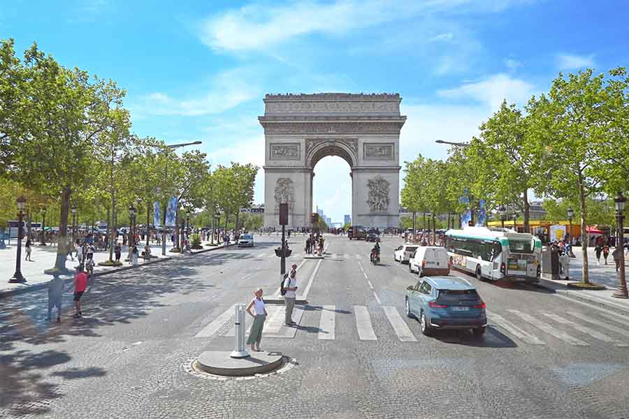 paris-france-wide-street-view-looking-towards-the-grand-arc-de-triomphe-monument