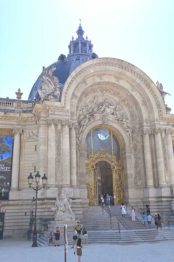 places-to-visit-paris-france-first-trip