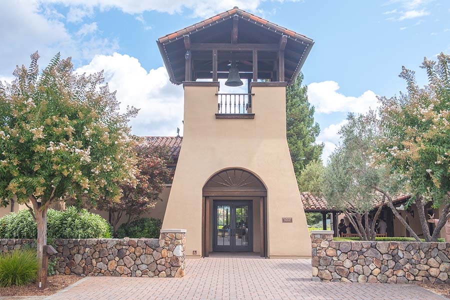 st-francis-winery-and-vineyards-sonoma-valley-california-bell-tower-entrance-courtyard