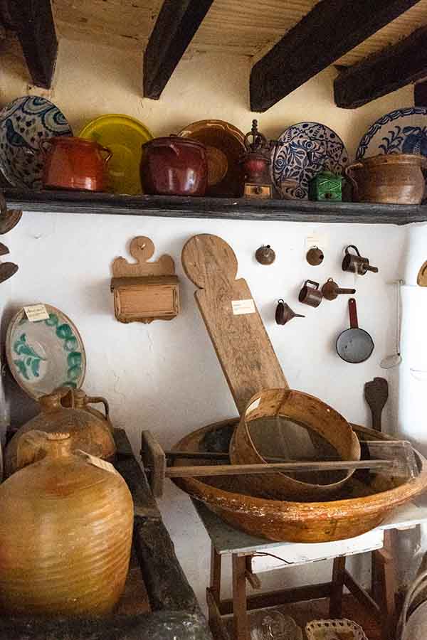 rustic-kitchenware-clay-jugs-wooden-sieve-Almachar-Spain-museo-de-la-pasa