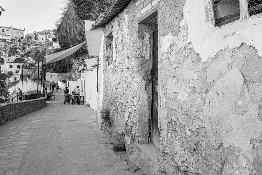 travel-in-places-with-history